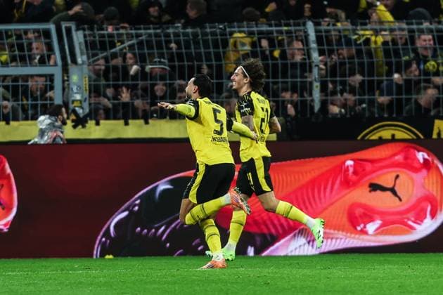 Sport, Football, Bundesliga Season 2025 2026 8 Matchday Borussia Dortmund 1 FC Köln 25 10 2025, SIGNAL IDUNA PARK Ramy Bensebaini Borussia Dortmund, 5 celebrates after scoring the 1 0 goal for Borussia Dortmund through Maximilian Beier Borussia Dortmund, 14 Dortmund SIGNAL IDUNA PARK North Rhine-Westphalia Germany