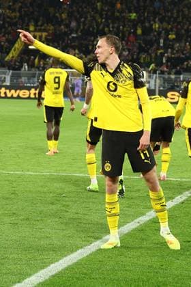 Dortmund, Signal Iduna Park, 25 10 25, GER, Men, 1 Bundesliga, Season 2025 2026, Borussia Dortmund 1 FC Koeln, Maximilian Beier Borussia Dortmund cheers after his goal for 1 0 DFB DFL REGULATIONS PROHIBIT ANY USE OF PHOTOGRAPHS AS IMAGE SEQUENCES AND OR QUASI VIDEO Copyright: JoachimxBywaletz xJB-Sportfoto