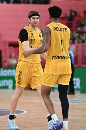 Lukas Milner Tigers Tuebingen, 17 and Bernard Pelote III Tigers Tuebingen, 01 high-five each other GER, Tigers Tuebingen vs SBB Baskets Wolmirstedt, Basketball, Men, Pro A, 2 Barmer Basketball Bundesliga, Season 2025 2026, 25 10 2025 GER, Tigers Tuebingen vs SBB Baskets Wolmirstedt, Basketball, Men, Pro A, 2 Barmer Basketball Bundesliga, Season 2025 2026, 25 10 2025 Tuebingen Copyright: xEibner-Pressefoto NicolasxWoernx EP_NWN