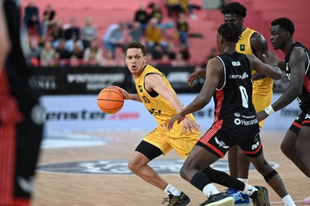 Isaiah Sanders Tigers Tuebingen, 10 sets GER, Tigers Tuebingen vs SBB Baskets Wolmirstedt, Basketball, Men, Pro A, 2 Barmer Basketball Bundesliga, Season 2025 2026, 25 10 2025 GER, Tigers Tuebingen vs SBB Baskets Wolmirstedt, Basketball, Men, Pro A, 2 Barmer Basketball Bundesliga, Season 2025 2026, 25 10 2025 Tuebingen Copyright: xEibner-Pressefoto NicolasxWoernx EP_NWN