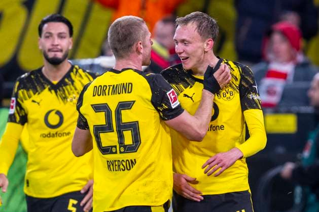 25 10 2025 Football Borussia Dortmund 1 FC Köln, Matchday 8 at Signal Iduna Park Maximilian Beier Borussia Dortmund celebrates his goal to make it 1 0 IMPORTANT NOTE In accordance with the regulations of the DFL and the DFB, it is prohibited to use or have used photographs taken in the stadium and or of the match in the form of sequential images and or video-like photo series Copyright: xDavidxInderliedx