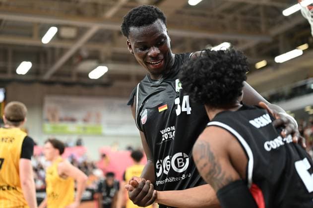 Fabien Kondo SBB Baskets Wolmirstedt, 34 and Jalen Benjamin SBB Baskets Wolmirstedt, 05 GER, Tigers Tuebingen vs SBB Baskets Wolmirstedt, Basketball, Men, Pro A, 2 Barmer Basketball Bundesliga, Season 2025 2026, 25 10 2025 GER, Tigers Tuebingen vs SBB Baskets Wolmirstedt, Basketball, Men, Pro A, 2 Barmer Basketball Bundesliga, Season 2025 2026, 25 10 2025 Tuebingen Copyright: xEibner-Pressefoto NicolasxWoernx EP_NWN