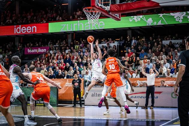 1 Basketball Bundesliga, easyCredit BBL, Season 2025 2026, Men, Main round, 5 Matchday, 25 10 2025, RASTA Vechta Telekom Baskets Bonn Grayson Murphy 7 Telekom Baskets Bonn at Jumpshot Vechta RASTA Dome Lower Saxony Germany