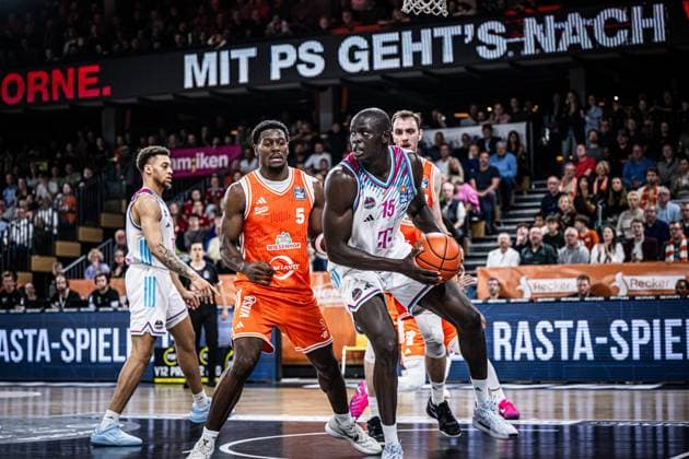 1 Basketball Bundesliga, easyCredit BBL, Season 2025 2026, Men, Main round, Matchday 5, 25 10 2025, RASTA Vechta Telekom Baskets Bonn Kur Jongkuch 15 Telekom Baskets Bonn in action Vechta RASTA Dome Lower Saxony Germany