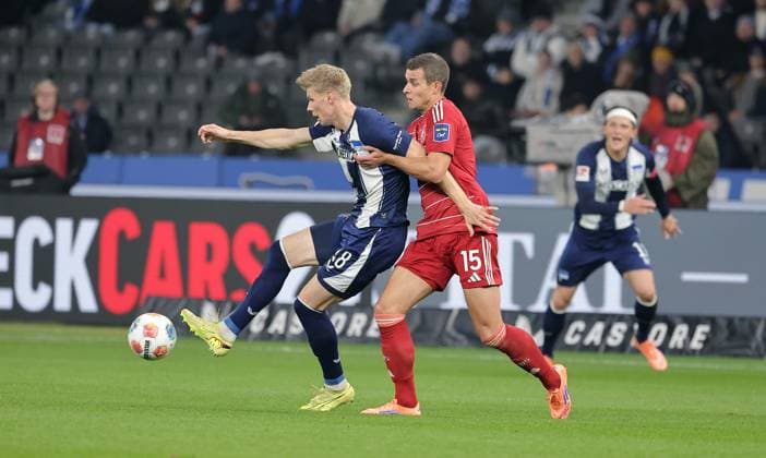 Luca Schuler on the ball, Tim Oberdorf duel Match scene Action Sport Football Soccer DFL 2 Bundesliga Men 10 Matchday Season 2025 2026 25 10 2025 Hertha BSC Berlin vs Fortuna Düsseldorf DFL regulations prohibit any use of photographs as image sequences and or quasi video