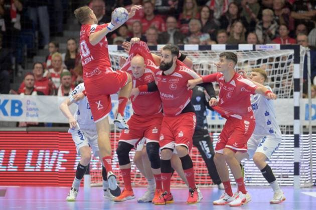 Uladsislau Kulesch MT Melsungen 20 on the throw Adrian Sipos MT Melsungen 8 , Ruben Marchan MT Melsungen 2 M , Nikolaj Enderleit MT Melsungen 4 , Lukas Hutecek TBV Lemgo Lippe 2 R , GER, MT Melsungen TBV Lemgo Lippe, Handball, 1 Bundesliga, 10 Matchday, Season 2025 2026, 25 10 2025, GER, MT Melsungen TBV Lemgo Lippe, Handball, 1 Bundesliga, 10 Matchday, Season 2025 2026, 25 10 2025 Kassel Copyright: xEibner-Pressefotox xRolandxSippelx EP_RSL