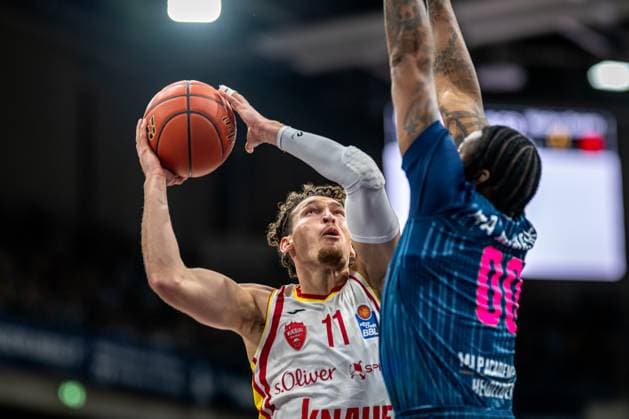 easyCredit BBL MLP Academics Heidelberg - Fitness First Würzburg Baskets 25 10 2025 Brae Ivey 11 Fitness First and Marcus Weathers 00, MLP Academics Heidelberg easyCredit BBL MLP Academics Heidelberg - Fitness First Würzburg Baskets on 25 10 2025 at the SNP Dome, Heidelberg easyCredit BBL MLP Academics Heidelberg - Fitness First Würzburg Baskets on 25 10 2025 at the SNP Dome, Heidelberg Copyright: xBEAUTIFULxSPORTS Gelhardtx