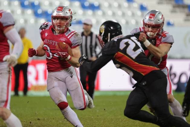 AMERICAN FOOTBALL - IFAF EC, GER vs AUT KREFELD,GERMANY,25.OCT.25 - AMERICAN FOOTBALL - IFAF European Championship, EM, Europameisterschaft Germany vs Austria. Image shows Sandro Platzgummer (AUT) and Jonas Gacek (GER).  GEPAxpictures xDavidxBitzan