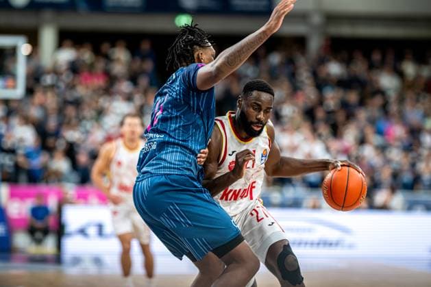 easyCredit BBL MLP Academics Heidelberg - Fitness First Würzburg Baskets 25 10 2025 Game scene with Eddy Edigin Jr 27 Fitness First and Osun Osunniyi 12, MLP Academics Heidelberg easyCredit BBL MLP Academics Heidelberg - Fitness First Würzburg Baskets on 25 10 2025 at the SNP Dome, Heidelberg easyCredit BBL MLP Academics Heidelberg - Fitness First Würzburg Baskets on 25 10 2025 at the SNP Dome, Heidelberg Copyright: xBEAUTIFULxSPORTS Gelhardtx