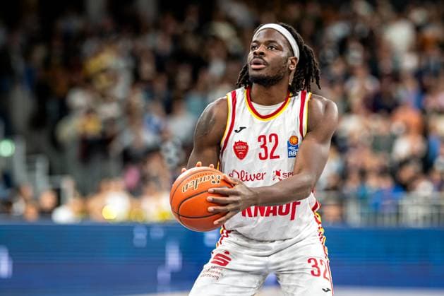 easyCredit BBL MLP Academics Heidelberg - Fitness First Würzburg Baskets 25 10 2025 Charles Thompson 32 Fitness First prepares a throw easyCredit BBL MLP Academics Heidelberg - Fitness First Würzburg Baskets on 25 10 2025 at the SNP Dome, Heidelberg Copyright: xBEAUTIFULxSPORTS Gelhardtx