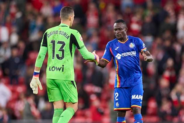 October 25, 2025, Bilbao, Vizcaya, SPAIN: David Soria and Dakonam Djene of Getafe CF reacts during the LaLiga EA Sports match between Athletic Club and Getafe CF at San Mames on October 25, 2025, in Bilbao, Spain. Bilbao SPAIN - ZUMAa181 20251025_zaa_a181_284 Copyright: xRicardoxLarreinax