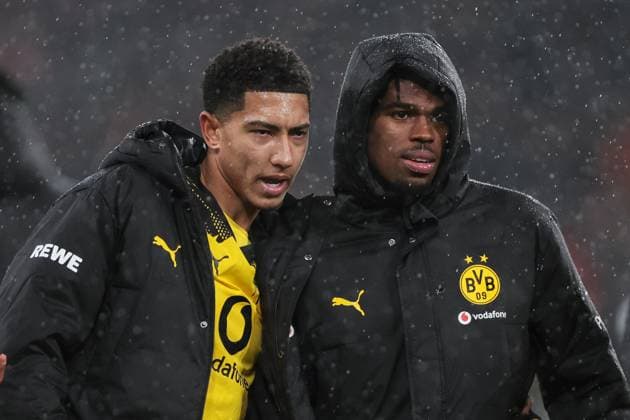 25 10 2025, 1 Bundesliga, Matchday 8, Borussia Dortmund 1 FC Köln, v l Jobe Bellingham Borussia Dortmund , Carney Chukwuemeka Borussia Dortmund , Dortmund Signal Iduna Park NRW Germany xRHR PHOTO DEx Copyright: DennisxEwert RHR-FOTOx RHR-FOTO DE