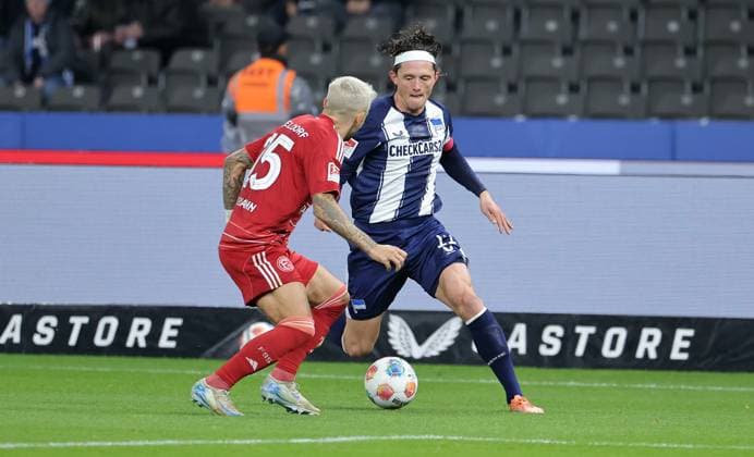 Tim Oberdorf, Fabian Reese duel match scene Action Sport Soccer Football DFL 2 Bundesliga Men 10 Matchday Season 2025 2026 25 10 2025 Hertha BSC Berlin vs Fortuna Düsseldorf DFL regulations prohibit any use of photographs as image sequences and or quasi video
