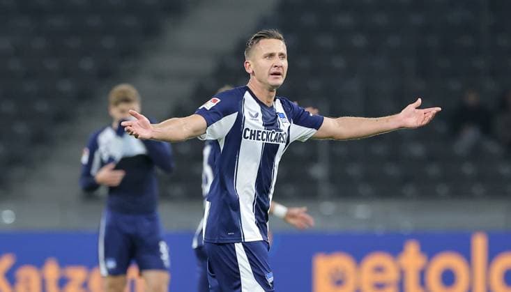 Paul Seguin pointing, gesticulating Single image Crop action Sport Football Soccer DFL 2 Bundesliga Men 10 Matchday Season 2025 2026 25 10 2025 Hertha BSC Berlin vs Fortuna Düsseldorf DFL regulations prohibit any use of photographs as image sequences and or quasi video