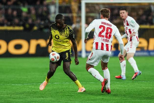 Sport, Football, Bundesliga Season 2025 2026 8 Matchday Borussia Dortmund 1 FC Köln 25 10 2025, SIGNAL IDUNA PARK Serhou Guirassy Borussia Dortmund, 9 Sebastian Sebulonsen 1 FC Köln, 28 Dortmund SIGNAL IDUNA PARK North Rhine-Westphalia Germany