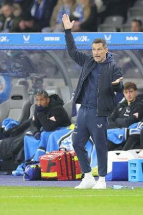 Hertha BSC Fortuna Düsseldorf, 25 10 2025 BERLIN, GERMANY OCTOBER 25 Trainer Stefan Leitl Hertha BSC gives instructions and shouts calls, during the Bundesliga match between Hertha BSC Fortuna Düsseldorf at Olympiastadion on matchday 10 of the 2 Bundesliga on October 25, 2025 in Berlin, Germany DFL REGULATIONS PROHIBIT ANY USE OF PHOTOGRAPHS AS IMAGE SEQUENCES AND OR QUASI VIDEO Copyright: xBEAUTIFULxSPORTS Frankex