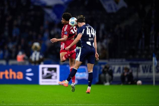 Emmanuel Iyoha Fortuna Duesseldorf, 19 , Linus Gechter Hertha BSC, 44 , Header, GER, Hertha BSC vs ,Fortuna Duesseldorf, 2 Bundesliga, Season 2025 2026, Matchday 10, 25 010 2025 DFL REGULATIONS PROHIBIT ANY USE OF PHOTOGRAPHS AS IMAGE SEQUENCES AND OR QUASI VIDEO GER, Hertha BSC vs ,Fortuna Duesseldorf, 2 Bundesliga, Season 2025 2026, 10 Matchday, 25 010 2025 Berlin Copyright: xClaudiusxRauch,xEibner-Pressefotox xClaudiusxRauchx EP_CRH