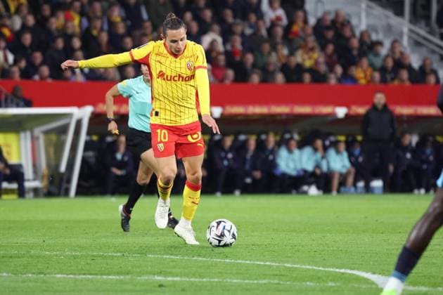 FOOTBALL : RC Lens vs Marseille - Ligue 1 J9 - 25 10 2025 Florian THAUVIN (RC Lens) lors du match RC Lens vs Marseille, Ligue 1 J9, stade Bollaert-Delelis, le 25 octobre 2025 - photo Laurent Sanson PsnewZ  Copyright: xLaurentxSANSONx xPsnewZx