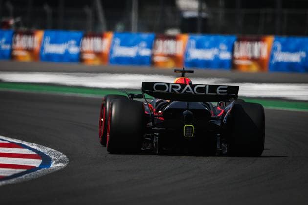 F1 - MEXICO CITY GRAND PRIX 2025 01 VERSTAPPEN Max (nld), Red Bull Racing RB21, action during the 2025 Formula 1 Mexico City Grand Prix, 20th round of the 2025 FIA Formula One World Championship, WM, Weltmeisterschaft from October 24 to 26, 2025 on the Autodromo Hermanos Rodriguez, in Mexico City, Mexico - Mexico CityMexico  Copyright: xANTONINxVINCENTx
