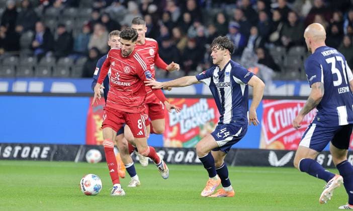 Anouar El Azzouzi on the ball, Linus Gechter duel Match scene Action Sport Soccer Football DFL 2 Bundesliga Men 10 Matchday Season 2025 2026 25 10 2025 Hertha BSC Berlin vs Fortuna Düsseldorf DFL regulations prohibit any use of photographs as image sequences and or quasi video