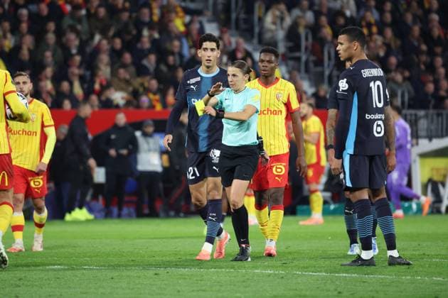 FOOTBALL : RC Lens vs Marseille - Ligue 1 J9 - 25 10 2025 StÃ phanie Frappart (arbitre) lors du match RC Lens vs Marseille, Ligue 1 J9, stade Bollaert-Delelis, le 25 octobre 2025 - photo Laurent Sanson PsnewZ  Copyright: xLaurentxSANSONx xPsnewZx