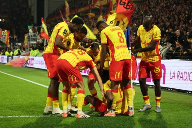 FOOTBALL : RC Lens vs Marseille - Ligue 1 J9 - 25 10 2025 Joie des joueurs de Lens apres le but de Odsonne EDOUARD (RC Lens) lors du match RC Lens vs Marseille, Ligue 1 J9, stade Bollaert-Delelis, le 25 octobre 2025 - photo Laurent Sanson PsnewZ  Copyright: xLaurentxSANSONx xPsnewZx