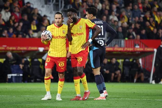 FOOTBALL : RC Lens vs Marseille - Ligue 1 J9 - 25 10 2025 Florian THAUVIN (RC Lens) et Odsonne EDOUARD (RC Lens) lors du match RC Lens vs Marseille, Ligue 1 J9, stade Bollaert-Delelis, le 25 octobre 2025 - photo Laurent Sanson PsnewZ  Copyright: xLaurentxSANSONx xPsnewZx
