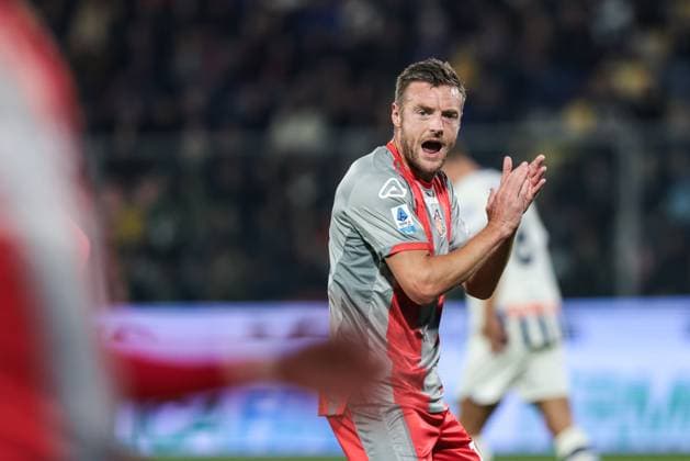 US Cremonese v Atalanta BC - Serie A Jamie Vardy (US Cremonese) plays during the Serie A football match between US Cremonese and Atalanta BC in Cremona, Italy, on October 25, 2025, at Stadio Giovanni Zini. Cremona Italy  Copyright: xEmanuelexComincinix originalFilename:comincini-uscremon251025_np70i.jpg