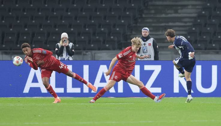 Maurice Krattenmacher scores the goal to make it 1 0 Sport Soccer Football DFL 2 Bundesliga Men 10 Matchday Season 2025 2026 25 10 2025 Hertha BSC Berlin vs Fortuna Düsseldorf DFL regulations prohibit any use of photographs as image sequences and or quasi video
