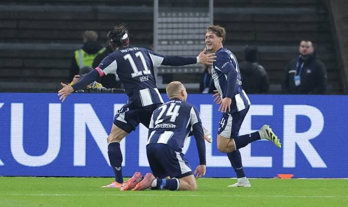 Maurice Krattenmacher cheers after 1 0 joy emotion jubilation Sport Football Soccer DFL 2 Bundesliga Men 10 Matchday Season 2025 2026 25 10 2025 Hertha BSC Berlin vs Fortuna Düsseldorf DFL regulations prohibit any use of photographs as image sequences and or quasi video