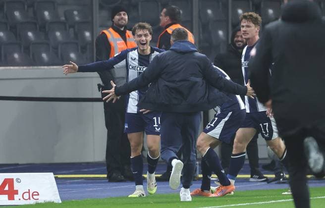Maurice Krattenmacher cheers after 1 0 joy emotion jubilation Sport Football Soccer DFL 2 Bundesliga Men 10 Matchday Season 2025 2026 25 10 2025 Hertha BSC Berlin vs Fortuna Düsseldorf DFL regulations prohibit any use of photographs as image sequences and or quasi video