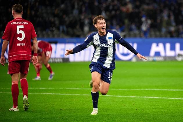 Goal for 1 0 and victory, Maurice Krattenmacher Hertha BSC, 14 GER, Hertha BSC vs ,Fortuna Duesseldorf, 2 Bundesliga, Season 2025 2026, 10 Matchday, 25 010 2025 DFL REGULATIONS PROHIBIT ANY USE OF PHOTOGRAPHS AS IMAGE SEQUENCES AND OR QUASI VIDEO GER, Hertha BSC vs ,Fortuna Duesseldorf, 2 Bundesliga, Season 2025 2026, 10 Matchday, 25 010 2025 Berlin Copyright: xClaudiusxRauch,xEibner-Pressefotox xClaudiusxRauchx EP_CRH