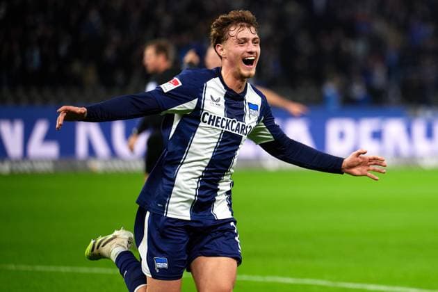 Goal for 1 0 and victory, Maurice Krattenmacher Hertha BSC, 14 GER, Hertha BSC vs ,Fortuna Duesseldorf, 2 Bundesliga, Season 2025 2026, 10 Matchday, 25 010 2025 DFL REGULATIONS PROHIBIT ANY USE OF PHOTOGRAPHS AS IMAGE SEQUENCES AND OR QUASI VIDEO GER, Hertha BSC vs ,Fortuna Duesseldorf, 2 Bundesliga, Season 2025 2026, 10 Matchday, 25 010 2025 Berlin Copyright: xClaudiusxRauch,xEibner-Pressefotox xClaudiusxRauchx EP_CRH