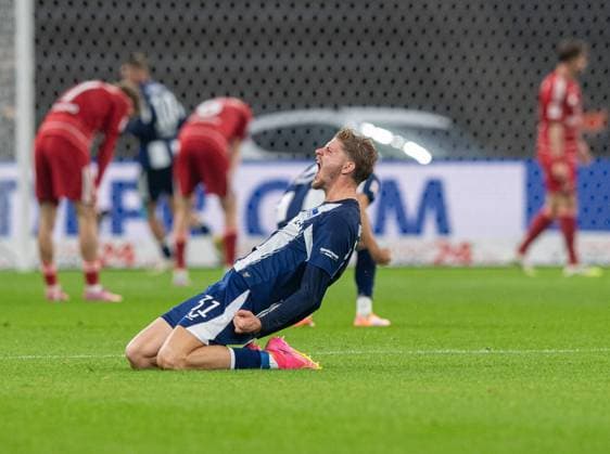 Soccer, Men, Season 2025 2026, 2 Bundesliga 10 Matchday , Hertha BSC Fortuna Düsseldorf, Marton Dardai Hertha BSC , Cheering after goal for 1 0, 25 10 2025, Copyright: xSebastianxRäppold MatthiasxKochx