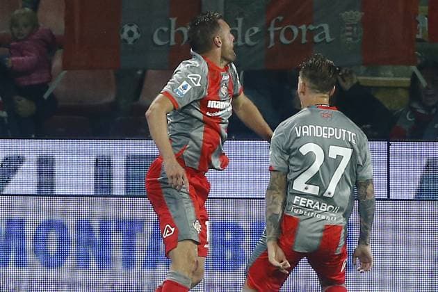 Cremonese Jamie Vardy Esultanza Goal. 1-0 during the Serie A soccer match between Cremonese and Atalanta at the Giovanni Zini in Cremona, north west Italy - Sabato, Ottobre 25, 2025. - Soccer .  Copyright: xAlbertoxMariani LaPressex
