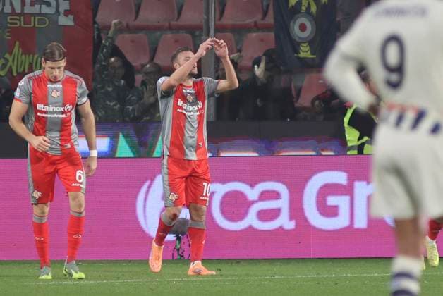 October 25, 2025, Cremona: Jamie Vardy of US Cremonese celebrates after scoring during the italian soccer Serie A match between US Cremonesee vs Atalanta BC on October 25, 2025 at the Renato Zini stadium in Cremona, Italy. ANSA . Serie A; Cremonese Vs Atalanta  - ZUMAa110 20251025_zaf_a110_089 Copyright: xDavidexCasentinix