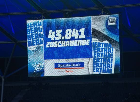 Soccer, Men, Season 2025 2026, 2 Bundesliga 10 Matchday , Hertha BSC Fortuna Düsseldorf, Scoreboard with number of spectators 43841, 25 10 2025, Copyright: xSebastianxRäppold MatthiasxKochx