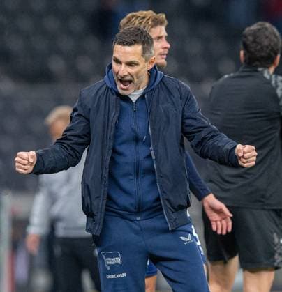 Soccer, Men, Season 2025 2026, 2 Bundesliga 10 Matchday , Hertha BSC Fortuna Düsseldorf, Coach Stefan Leitl Hertha BSC , Cheering after final whistle, 25 10 2025, Copyright: xSebastianxRäppold MatthiasxKochx