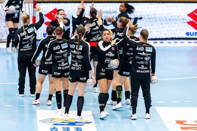 25 10 2025, GER, Handball, Women, Season 2025 2026, Alsco 1 Bl, 6 Matchday, Thueringer HC VfL Oldenburg WarmUp Thueringer HC, with in the picture Giulia Guarieiro Thueringer HC,13 99947 Bad Langensalza Salza Halle Sporthalle Mehrz Thüringen Germany