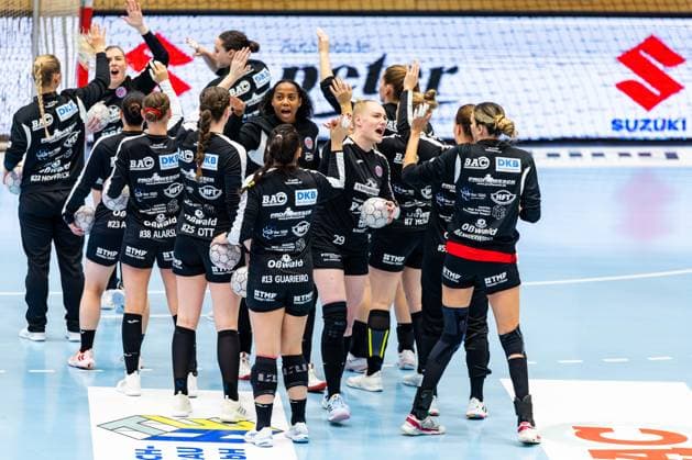 25 10 2025, GER, Handball, Women, Season 2025 2026, Alsco 1 Bl, 6 Matchday, Thueringer HC VfL Oldenburg WarmUp Thueringer HC, with in the picture Johanna Reichert Thueringer HC,29 99947 Bad Langensalza Salza Halle Sporthalle Mehrz Thüringen Germany
