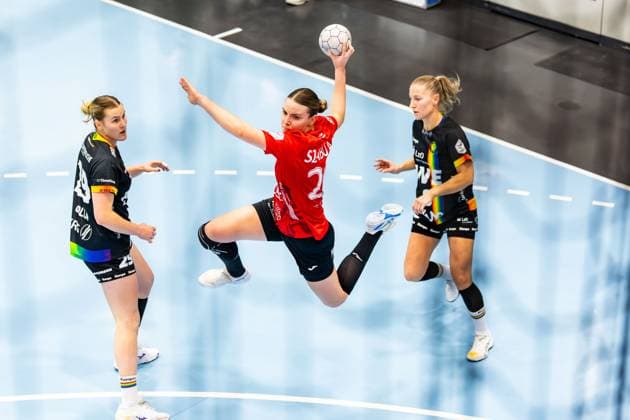 25 10 2025, GER, Handball, Women, Season 2025 2026, Alsco 1 Bl, 6 Matchday, Thueringer HC VfL Oldenburg Anna Szabo Thueringer HC,26 99947 Bad Langensalza Salza Halle Sporthalle Mehrz Thüringen Germany