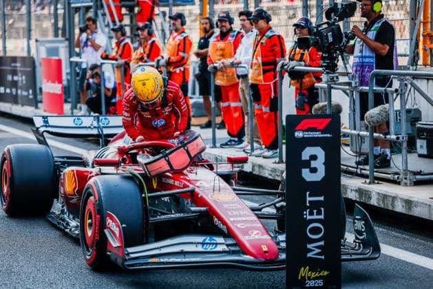 Formula?1 Gran?Premio?de?la?Ciudad?de? México?2025 Alexis Perrin OVERTAKE MAXPPP - Mexico?City 26 10 2025 44 HAMILTON Lewis (gbr), Scuderia Ferrari HP, portrait at the Formula?1 Gran?Premio?de?la?Ciudad?de?México?2025, the 20th round of the 2025 FIA Formula?1 World Championship, WM, Weltmeisterschaft at the Autódromo?Hermanos?Rodríguez in Mexico?City, Mexico, from 23 to 26 October 2025 Mexico?City Autódromo Hermanos Rodríguez Mexico  Copyright: xOVERTAKE MAXPPPxAlexisxPerrinx OVT202510263526 OVT202510263526
