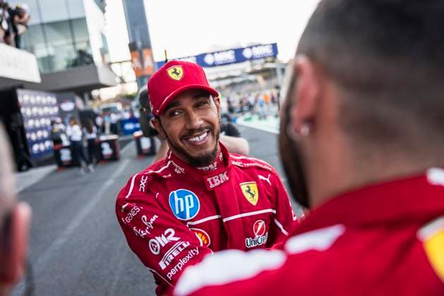 Formula?1 Gran?Premio?de?la?Ciudad?de? México?2025 Alexis Perrin OVERTAKE MAXPPP - Mexico?City 26 10 2025 Top 3 in qualification for 44 HAMILTON Lewis (gbr), Scuderia Ferrari HP, portrait celebration with his team at the Formula?1 Gran?Premio?de?la?Ciudad?de?México?2025, the 20th round of the 2025 FIA Formula?1 World Championship, WM, Weltmeisterschaft at the Autódromo?Hermanos?Rodríguez in Mexico?City, Mexico, from 23 to 26 October 2025 Mexico?City Autódromo Hermanos Rodríguez Mexico  Copyright: xOVERTAKE MAXPPPxAlexisxPerrinx OVT202510263569 OVT202510263569