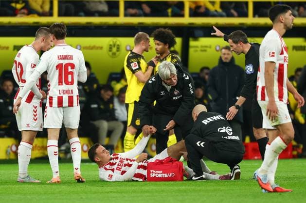 Dortmund, Signal Iduna Park, 25 10 25, GER, Men, 1 Bundesliga, Season 2025 2026, Borussia Dortmund 1 FC Koeln, Said El Mala 1 FC Koeln wird med behandelt DFB DFL REGULATIONS PROHIBIT ANY USE OF PHOTOGRAPHS AS IMAGE SEQUENCES AND OR QUASI VIDEO Copyright: JoachimxBywaletz xJB-Sportfoto