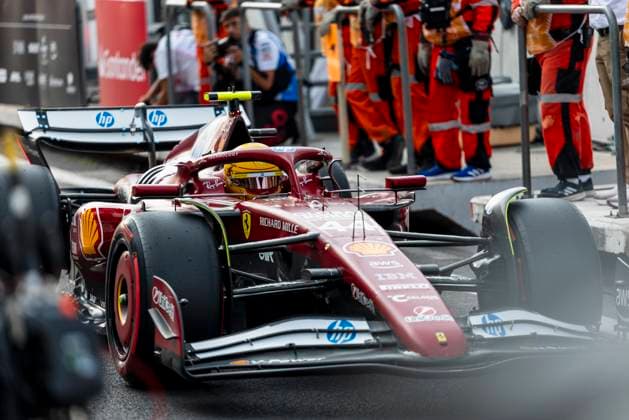 Formula?1 Gran?Premio?de?la?Ciudad?de? México?2025 Alexis Perrin OVERTAKE MAXPPP - Mexico?City 26 10 2025 Third place finish for 44 HAMILTON Lewis (gbr), Scuderia Ferrari HP, portrait during qualifying at the Formula?1 Gran?Premio?de?la?Ciudad?de?México?2025, the 20th round of the 2025 FIA Formula?1 World Championship, WM, Weltmeisterschaft at the Autódromo?Hermanos?Rodríguez in Mexico?City, Mexico, from 23 to 26 October 2025 Mexico?City Autódromo Hermanos Rodríguez Mexico  Copyright: xOVERTAKE MAXPPPxAlexisxPerrinx OVT202510263605 OVT202510263605