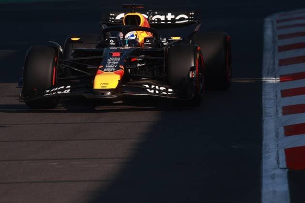 F1 Grand Prix of Mexico 2025 - Qualifying Session MEXICO CITY, MEXICO - OCTOBER 25: Max Verstappen of Red Bull Racing driving the (1) RB21 on track during the qualifying session ahead of the F1 Grand Prix of Mexico, at Autodromo Hermanos Rodriguez, in Mexico City, Mexico on October 25, 2025. Daniel Cardenas Anadolu Mexico City Mexico. Editorial use only. Please get in touch for any other usage.  Copyright: x2025xAnadoluxDanielxCardenasx