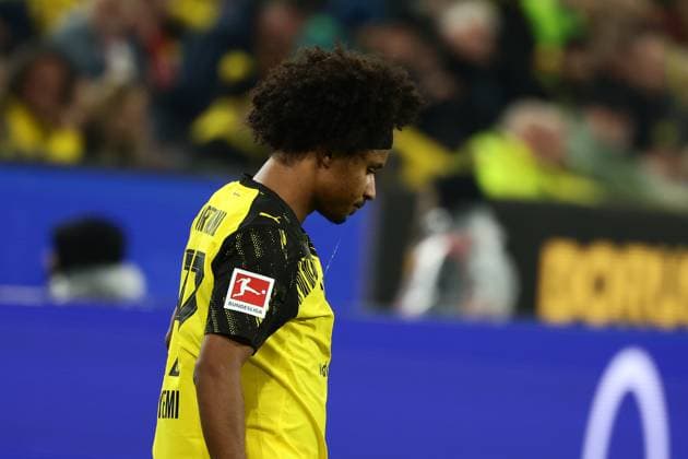 Dortmund, Signal Iduna Park, 25 10 25, GER, Men, 1 Bundesliga, Season 2025 2026, Borussia Dortmund 1 FC Koeln, Karim Adeyemi Borussia Dortmund guckt DFB DFL REGULATIONS PROHIBIT ANY USE OF PHOTOGRAPHS AS IMAGE SEQUENCES AND OR QUASI VIDEO Copyright: JoachimxBywaletz xJB-Sportfoto