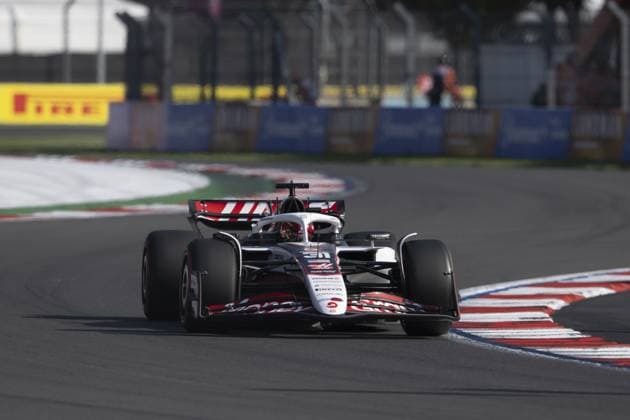Esteban Ocon driving Haas VF-25 during qualifying ahead of the F1 Grand Prix of Mexico at Autodromo Hermanos Rodriguez on October 25, 2025 in Mexico City, Mexico. Copyright: xRichardxCallis SPPx Sportspressphoto_SPR51467