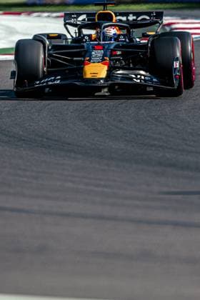 Max Verstappen driving Red Bull Racing RB21 during qualifying ahead of the F1 Grand Prix of Mexico at Autodromo Hermanos Rodriguez on October 25, 2025 in Mexico City, Mexico. Copyright: xRichardxCallis SPPx Sportspressphoto_SPR51471