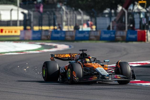 Oscar Piastri driving McLaren MCL39 during qualifying ahead of the F1 Grand Prix of Mexico at Autodromo Hermanos Rodriguez on October 25, 2025 in Mexico City, Mexico. Copyright: xRichardxCallis SPPx Sportspressphoto_SPR51483